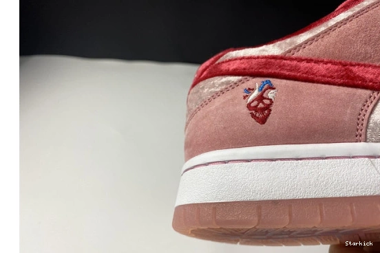 Dunk  CT2552-800 Nike SB StrangeLove Skateboards Low 0727